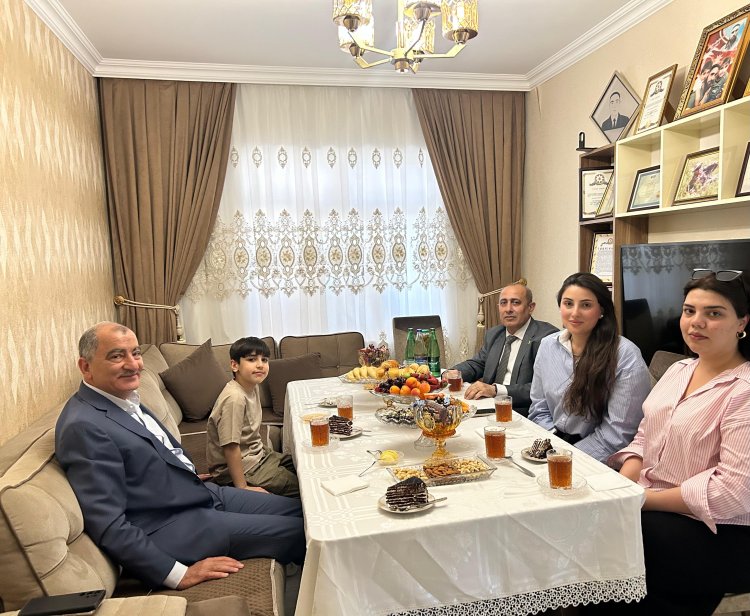 YAP Suraxanı rayon təşkilatının nümayəndələri şəhid Elçin İsmayılovun oğlu Mübarizin doğum günündə iştirak ediblər